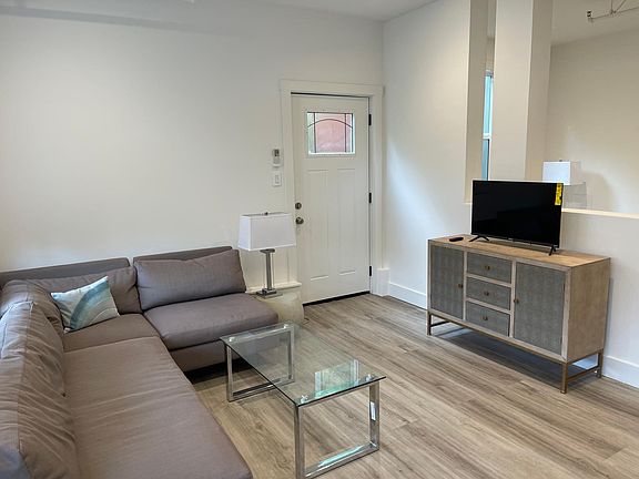 3rd image of 466 Frederick St #7