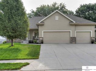 7425 S 93rd St, La Vista, NE 68128