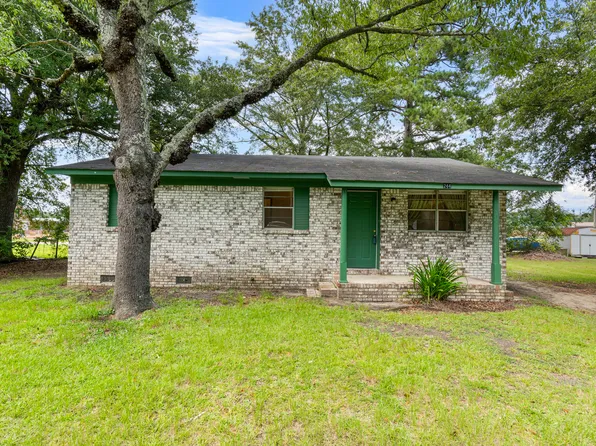 244 Center St, Wagener, SC 29164