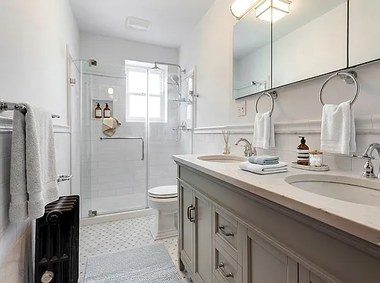 Bathroom, photo 1