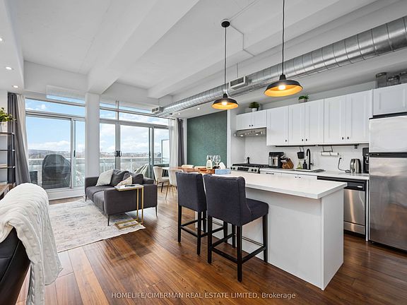 4th image of 233 Carlaw Ave #814