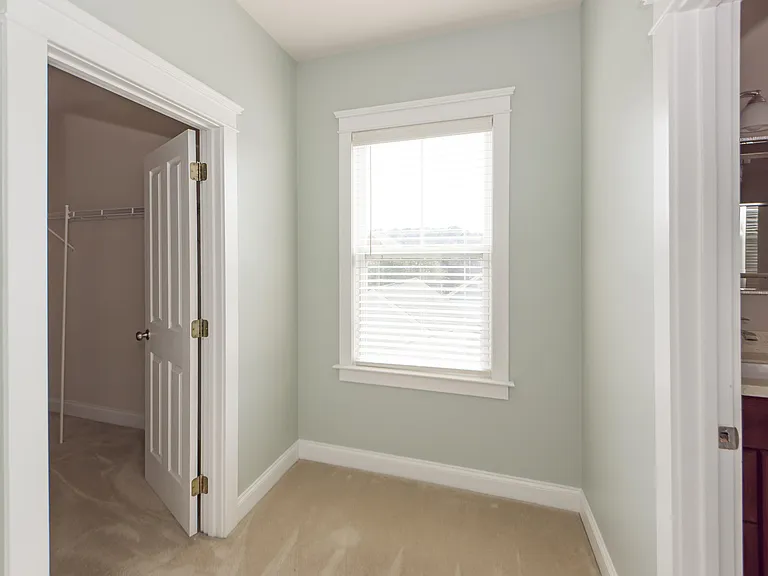 302 White Gables Dr — Photo 26