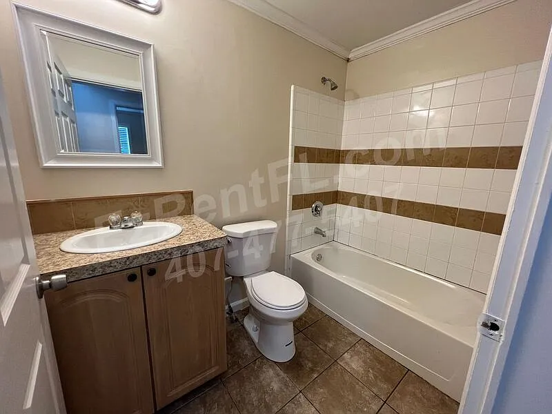 3 bed, 2.0 bath, 1304 sqft, $2,480 — Photo 4