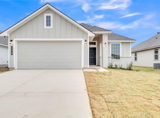 124 Maybelline Rd, Jarrell, TX 76537