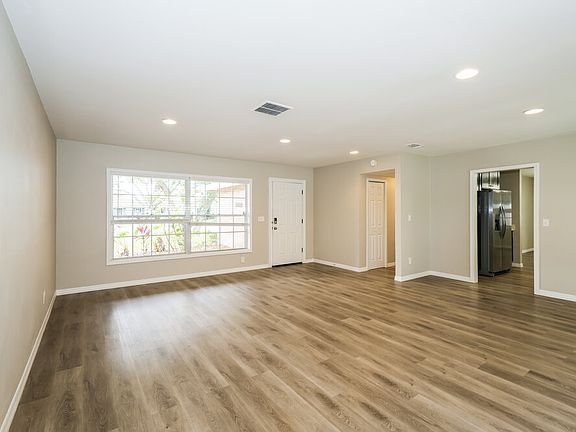 4th image of 4813 Bay Crest Dr