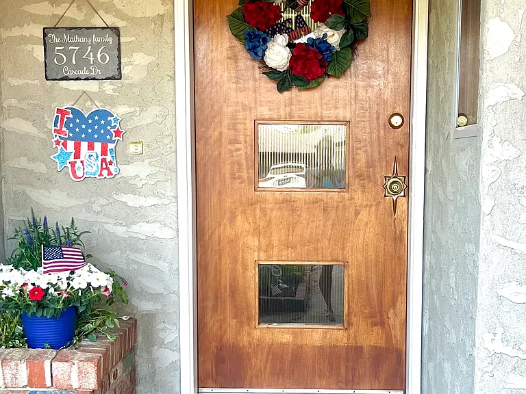 Cascade Dr — Photo 7