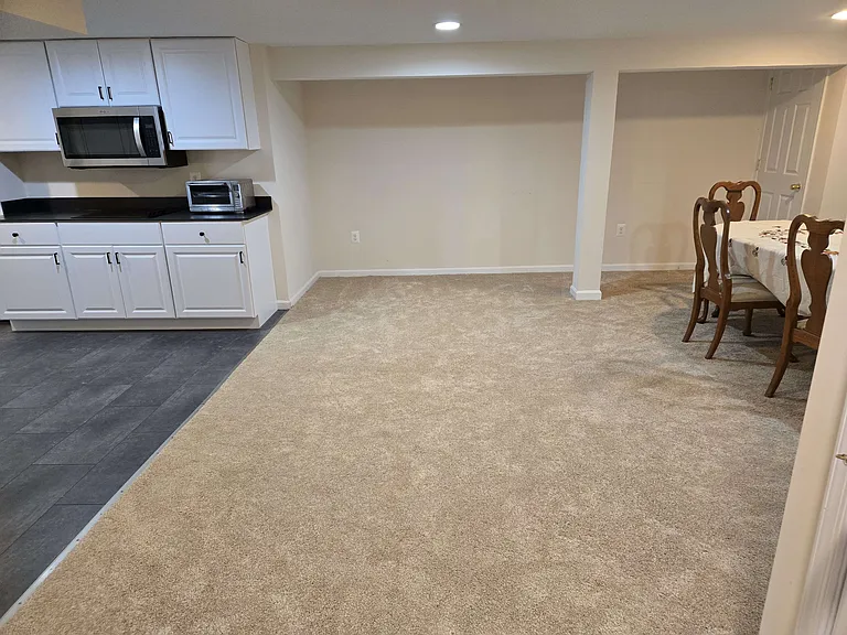 302 Park Hall S — Photo 2