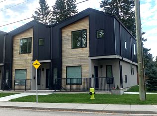 3002 27th St SW #U1, Calgary, AB T3E 2E9