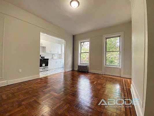 1st image of 182 Vernon Ave Floor 3