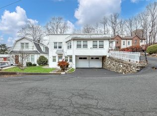 4 Cedar Ln, Suffern, NY 10901