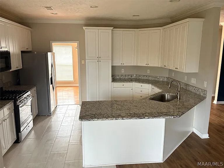9506 Greythorne Ct — Photo 3