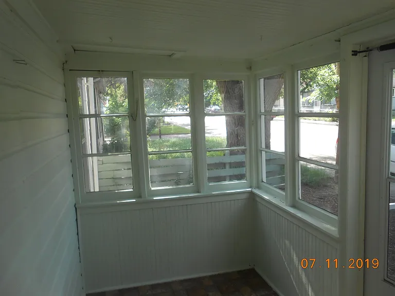 25 Marshall Pl — Photo 2