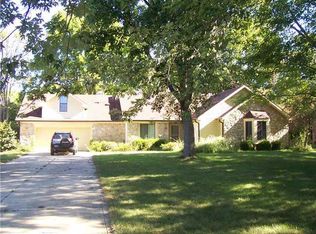 8235 E Castlebrook Dr, Indianapolis, IN