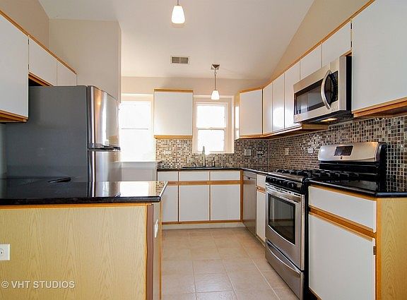 3rd image of 1750 Autumn Ave Unit D