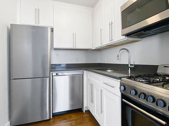 3rd image of 311 W 113th St APT 6E