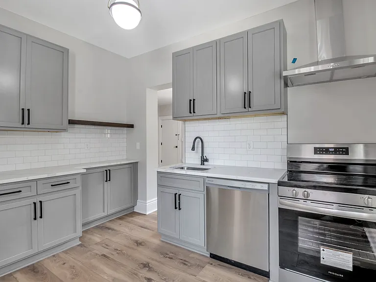 273 Richmond Avenue — Photo 14