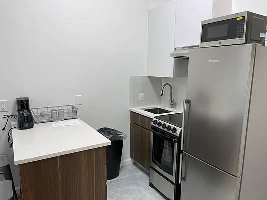 Rented by 18 REALTY | media 24