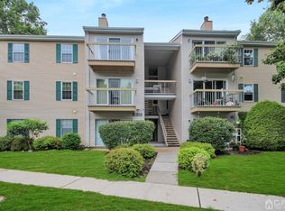 150 Applegate Ln, East Brunswick, NJ 08816