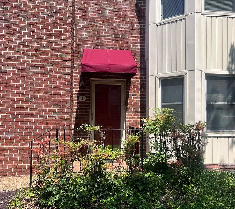 2 Academy Ln