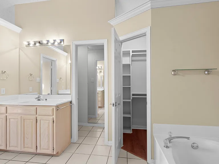 4820 Ashworth Ct — Photo 21