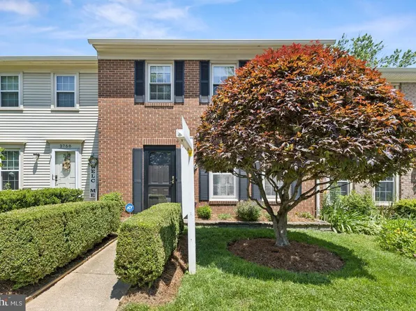 2756 Knollside Ln, Vienna, VA 22180