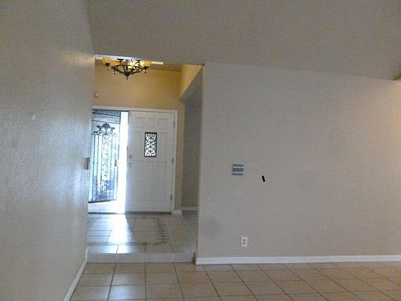 4th image of 3621 Merrifield Ave