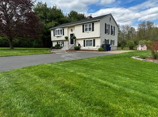 3 Sprucewood Dr, Ellington, CT 06029