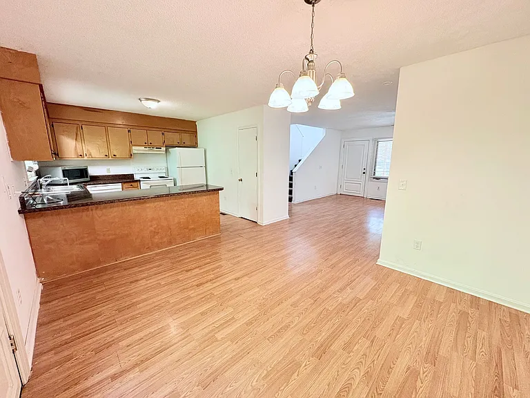 600 Anderson Hwy #611 — Photo 7