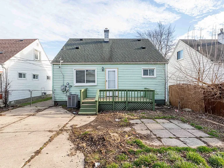 14921 Myola Ave — Photo 28
