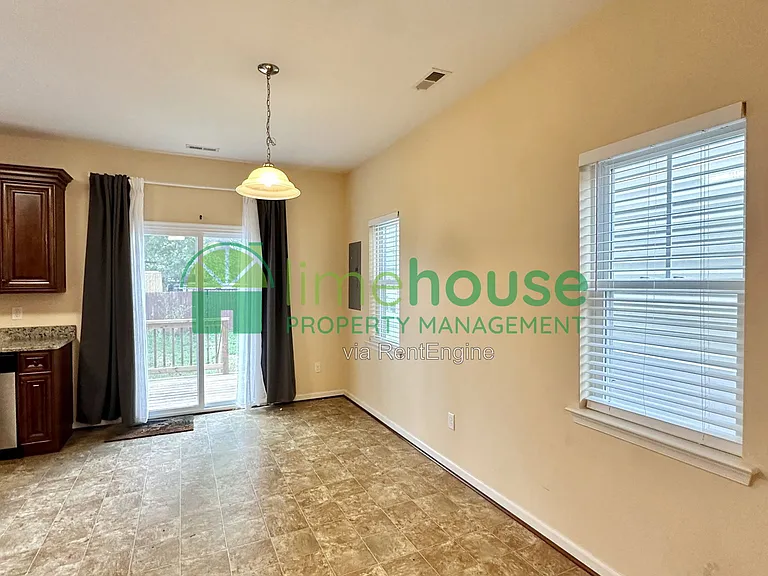 132 Filbert St — Photo 2