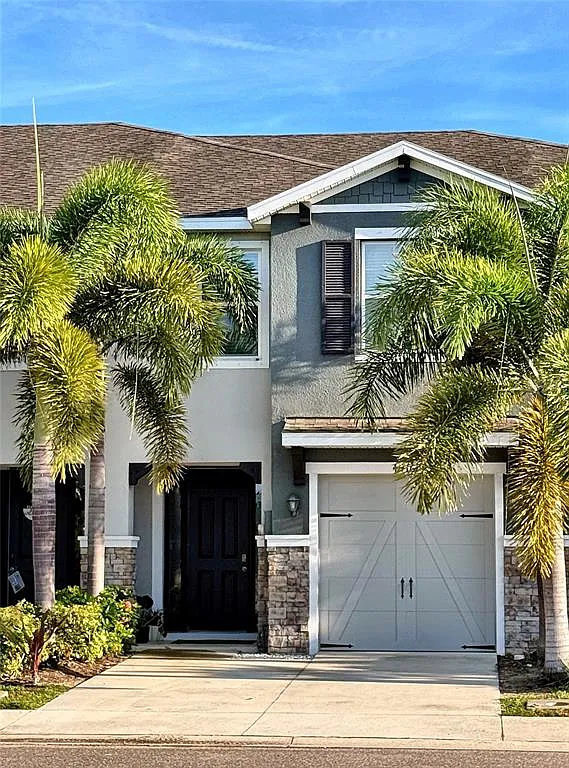 3 bed, 2.5 bath, 1623 sqft, $2,400 — Photo 1
