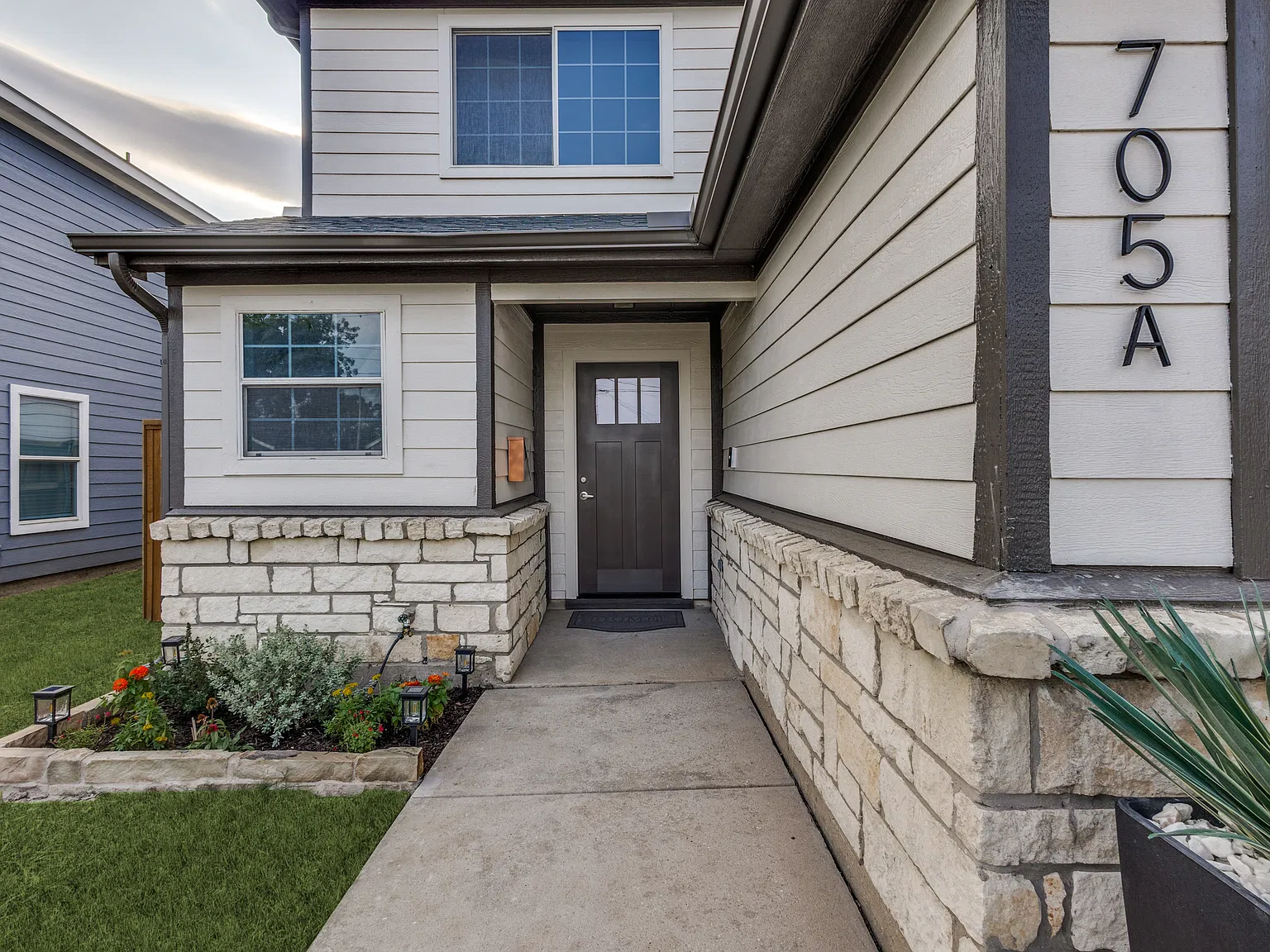 3 bed, 1413 sqft, $2,550 — Photo 1