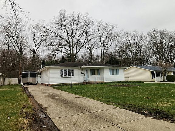 3rd image of 32709 Belle Rd