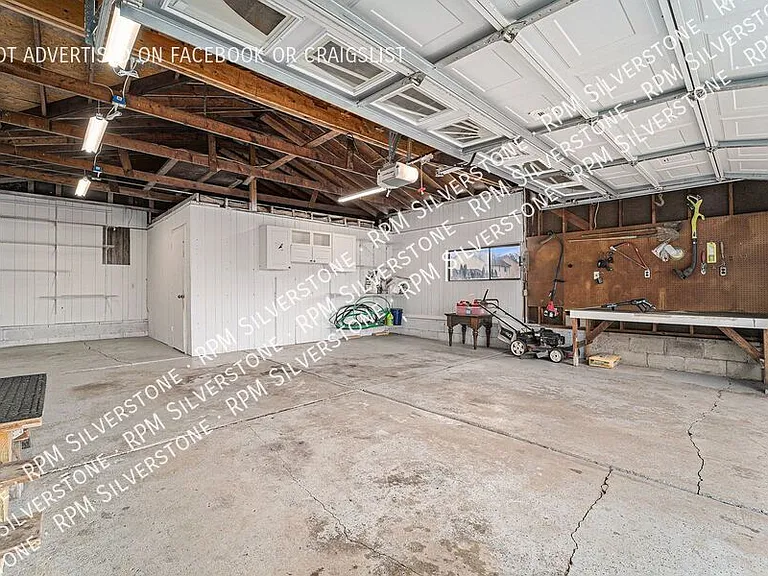 2226 Orpington Dr — Photo 15