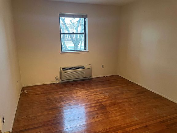 5th image of 1347 Broadway APT F10