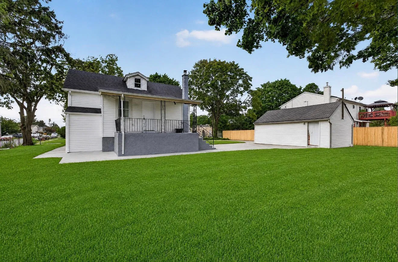 Apricot St, Central Islip — Photo 4