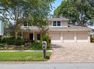 4233 Water Oaks Ln, Tampa, FL 33618