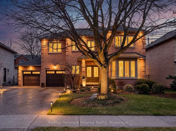 2069 Nipigon Dr, Oakville, ON L6H 4G3
