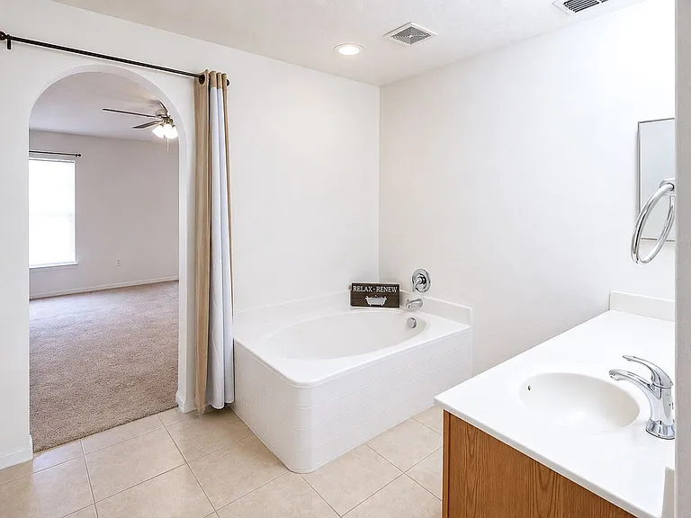 6136 NW Gaylord Ter — Photo 18