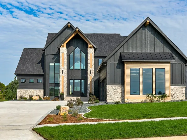 2812 Wakonda Dr, Norwalk, IA 50211
