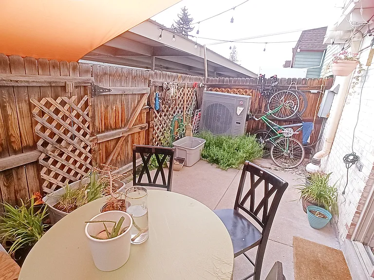 1125 S Monaco Pkwy — Photo 10