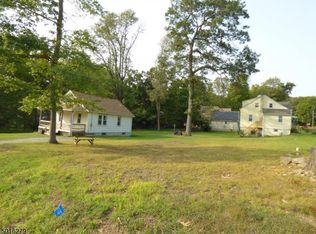 5 Harvey Ter, Randolph, NJ 07869