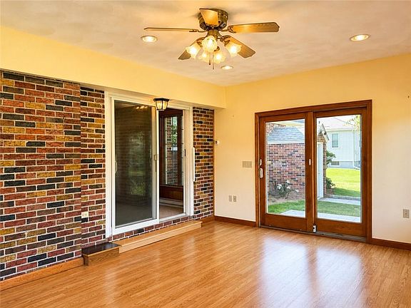 5th image of 415 George Waterman Rd
