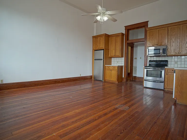 100 W Hopkins St #204 — Photo 3
