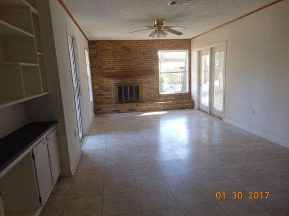 4th image of 1305 Wildbriar Dr