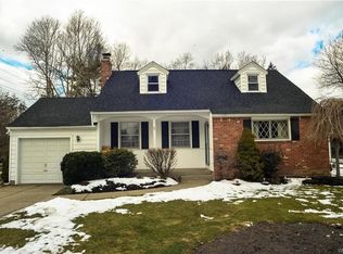 4170 Cameron Dr, Williamsville, NY 14221