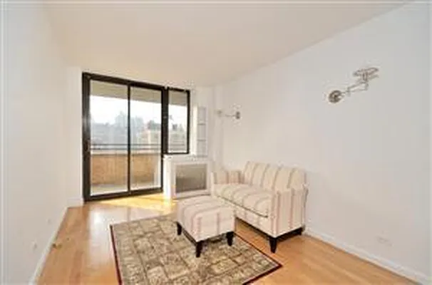 Rented by Douglas Elliman | media 27