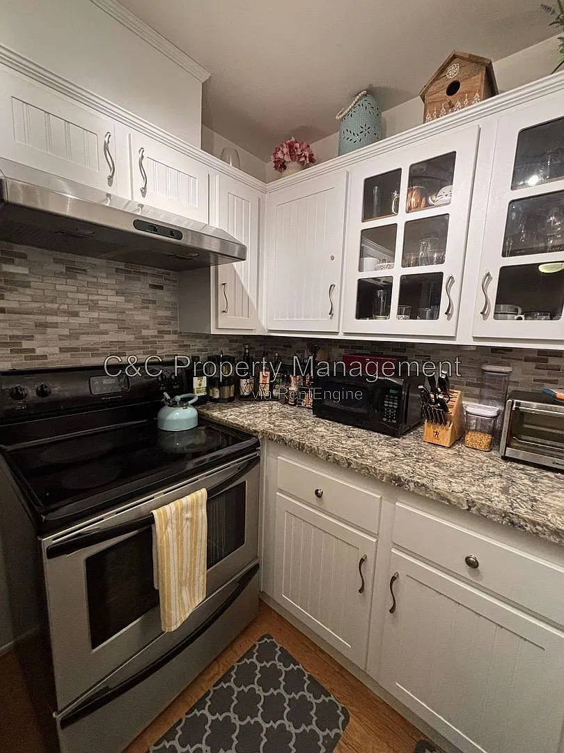 2 bed, 1.0 bath, 850 sqft, $2,895 — Photo 1