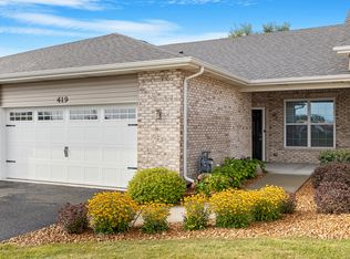 419 Bluebell Dr, Bolingbrook, IL 60440