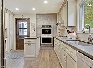 26 Sunnyslope Ave, Millington, NJ 07946